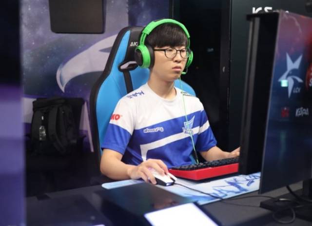 也在无形中 也在无形中