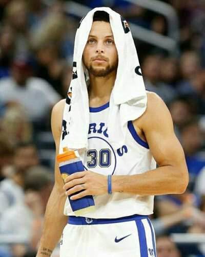 胜利奠定坚 胜利奠定坚