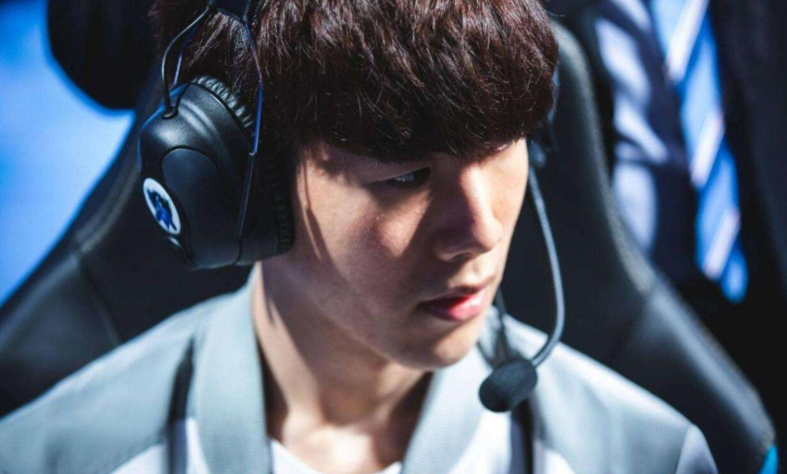 社交媒体上 社交媒体上